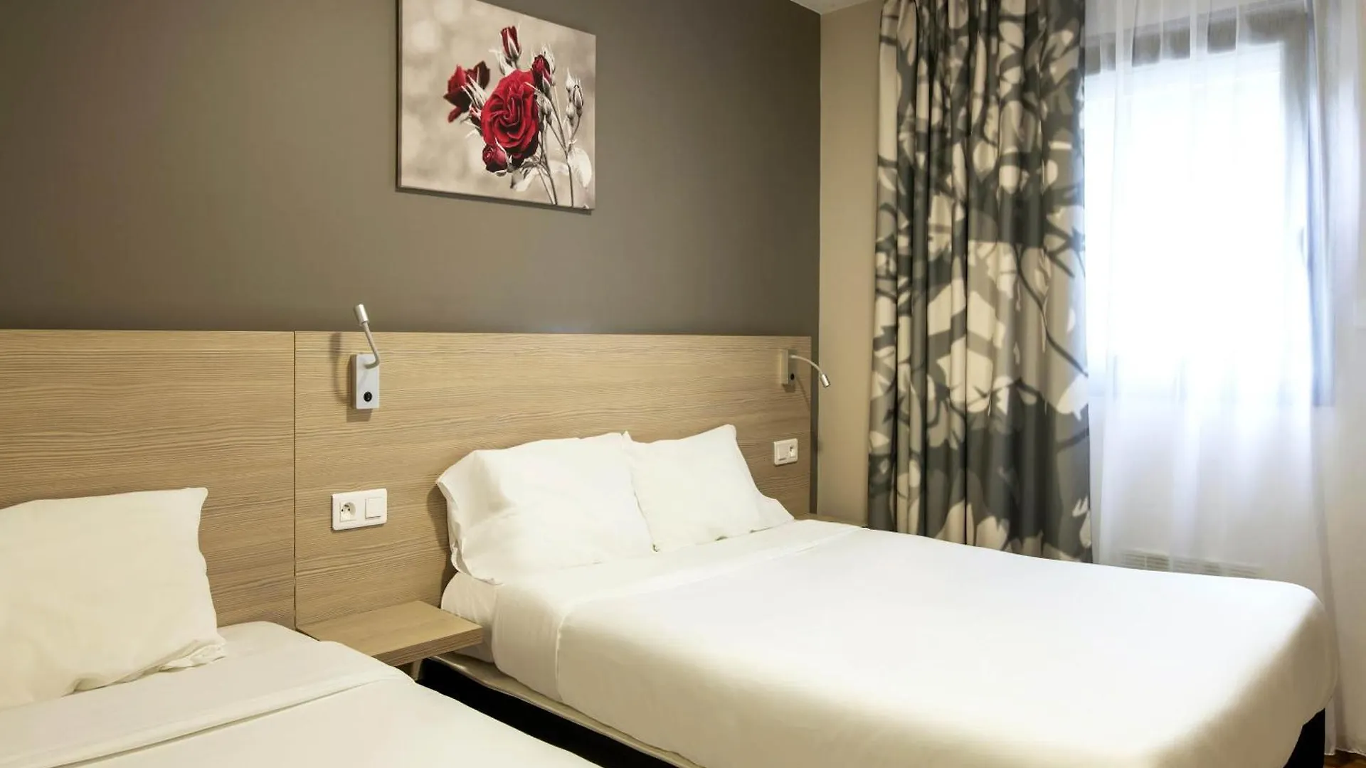 B&B Hotel Bollene 2*,  France